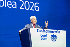 L'assemblea di Confcommercio con il presidente Carlo Sangalli <br>e la premier Giorgia Meloni
